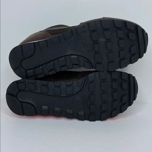 Women’s Nike MD Runner 2 size 7 (749869 228) - Picture 9 of 9